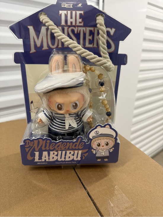 POP MART Other - The Monsters De Vliegende Labubu Sailor Plush Toy - White & Navy